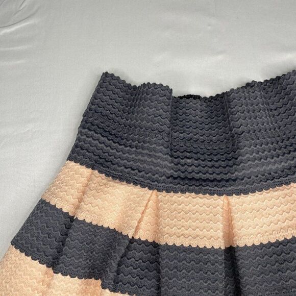 Anthropologie Girls From Savoy Scalloped Striped Ponte Skirt Pink/Grey - Picture 7 of 11